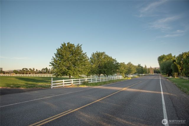2 A Look Road, Ellensburg, WA 98926