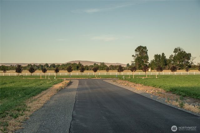 2 A Look Road, Ellensburg, WA 98926