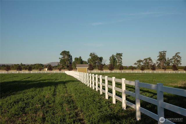 2 A Look Road, Ellensburg, WA 98926