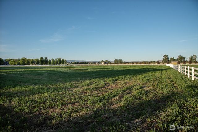 2 A Look Road, Ellensburg, WA 98926