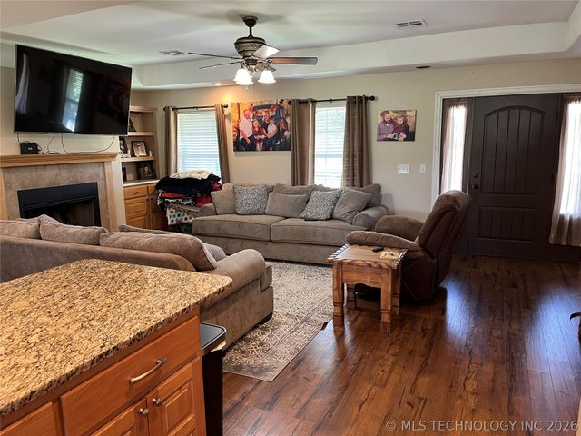 14260 N 270 Road, Okmulgee, OK 74447