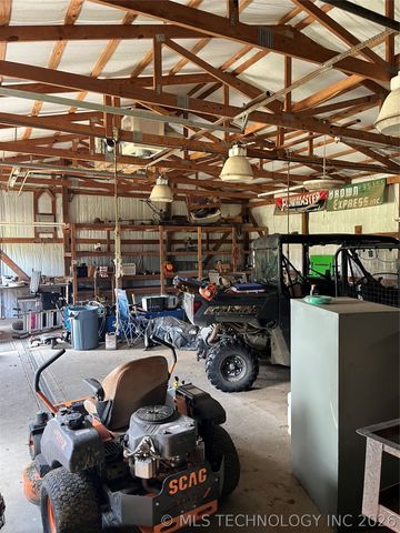 14260 N 270 Road, Okmulgee, OK 74447