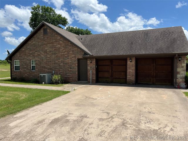 14260 N 270 Road, Okmulgee, OK 74447