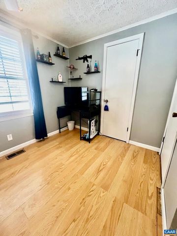 215 HEIGHTS HILL RD, Barboursville, VA 22923