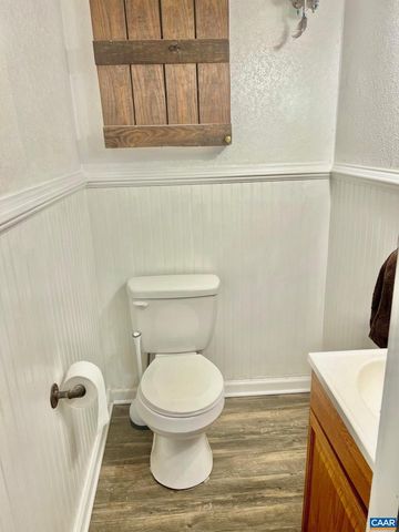 215 HEIGHTS HILL RD, Barboursville, VA 22923