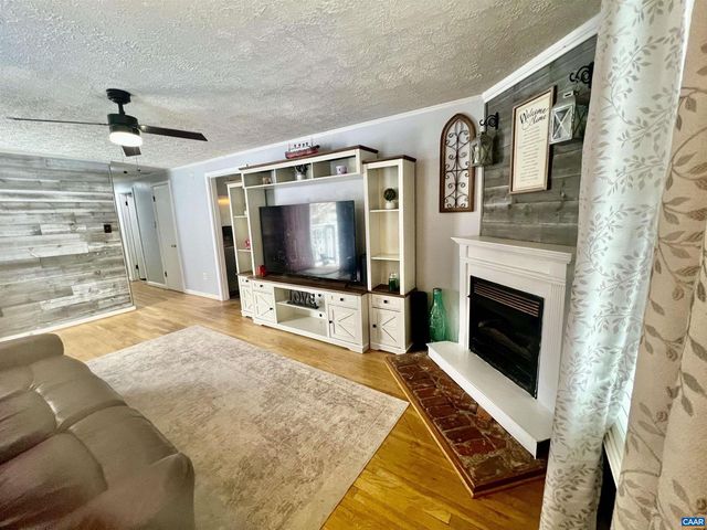 215 HEIGHTS HILL RD, Barboursville, VA 22923