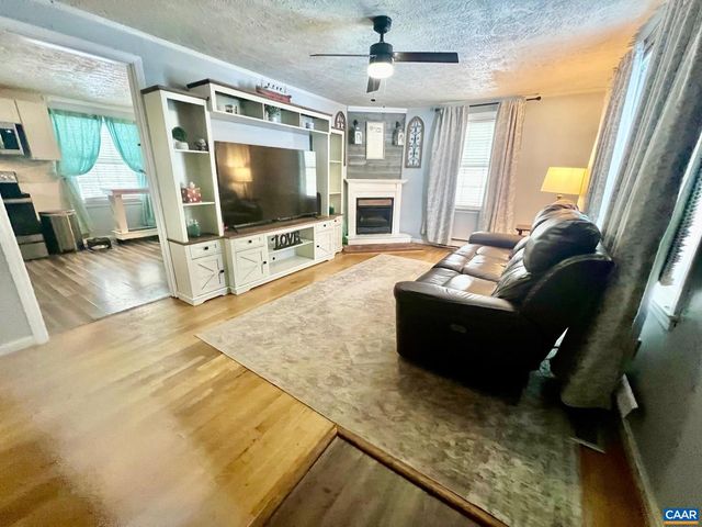 215 HEIGHTS HILL RD, Barboursville, VA 22923