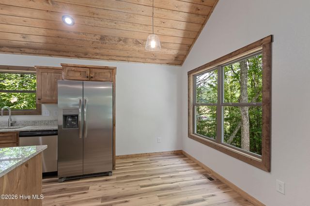 80 Oak Knob Drive, Murphy, NC 28906