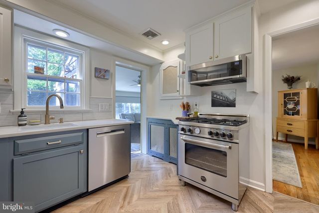 1024 SKYLINE DR, Lancaster, PA 17601