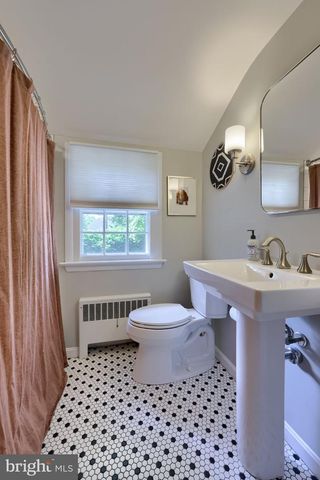 1024 SKYLINE DR, Lancaster, PA 17601