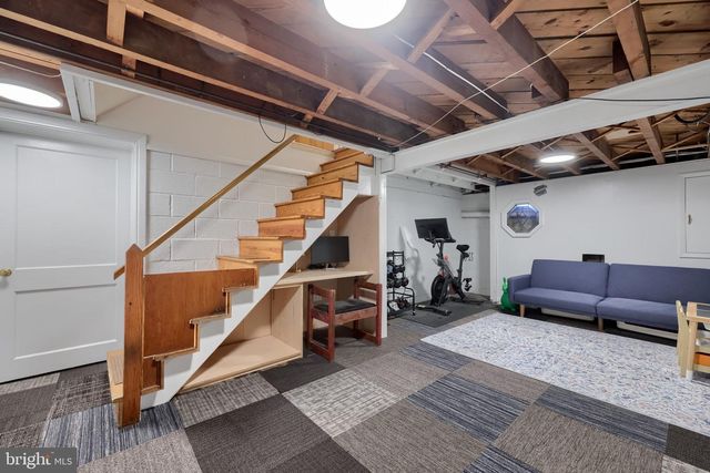 1024 SKYLINE DR, Lancaster, PA 17601