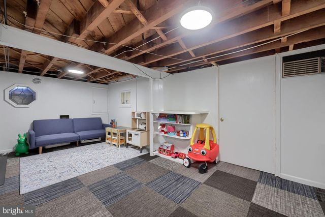 1024 SKYLINE DR, Lancaster, PA 17601