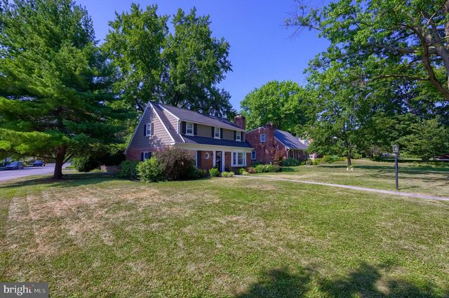 1024 SKYLINE DR, Lancaster, PA 17601