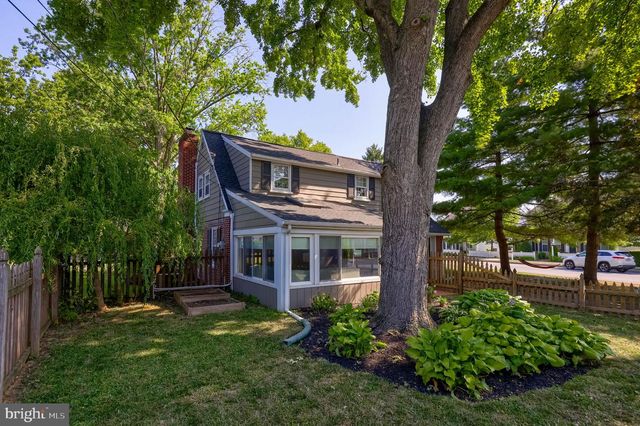 1024 SKYLINE DR, Lancaster, PA 17601