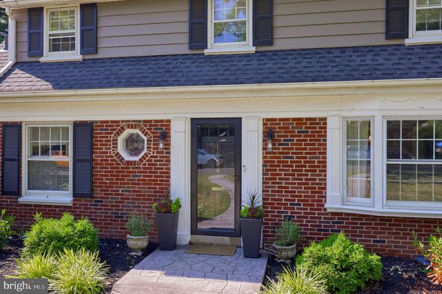 1024 SKYLINE DR, Lancaster, PA 17601