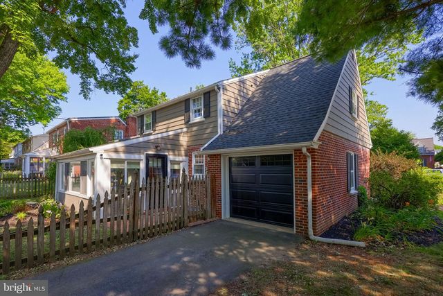 1024 SKYLINE DR, Lancaster, PA 17601