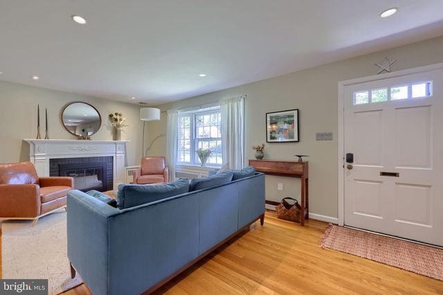 1024 SKYLINE DR, Lancaster, PA 17601