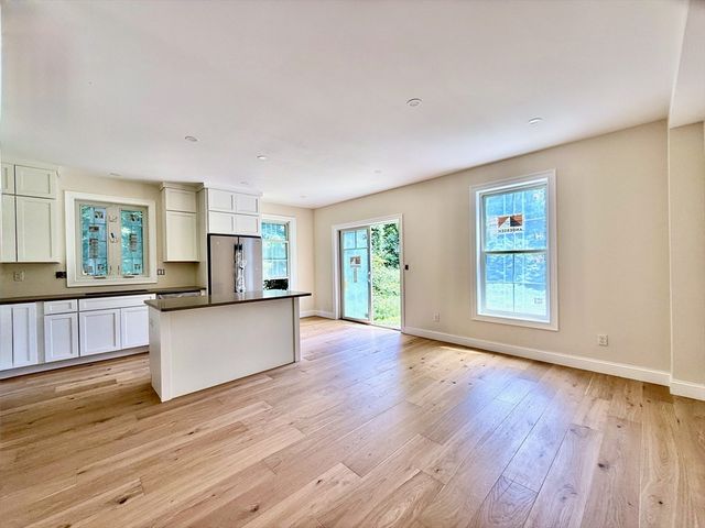 94 Lyman Rd A, Northampton, MA 01060