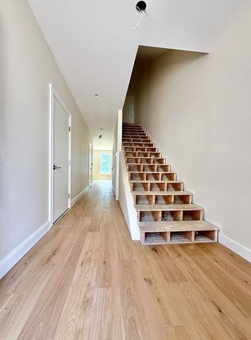 94 Lyman Rd A, Northampton, MA 01060