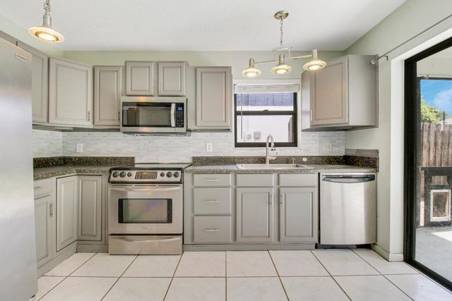 5929 SE Collins Avenue, Stuart, FL 34997