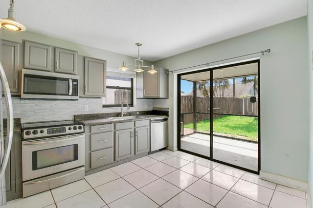 5929 SE Collins Avenue, Stuart, FL 34997