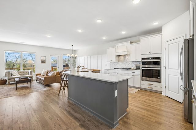 120 Macy Dr, Hendersonville, TN 37075