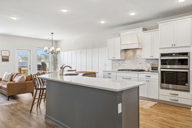 120 Macy Dr, Hendersonville, TN 37075