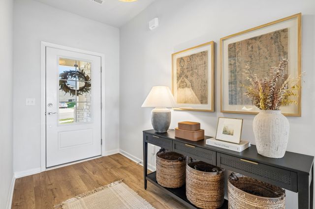 120 Macy Dr, Hendersonville, TN 37075