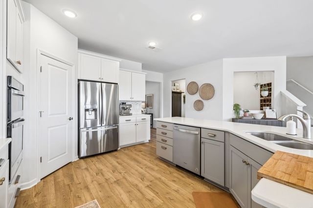 120 Macy Dr, Hendersonville, TN 37075