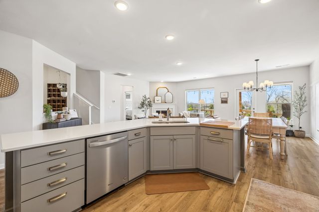 120 Macy Dr, Hendersonville, TN 37075