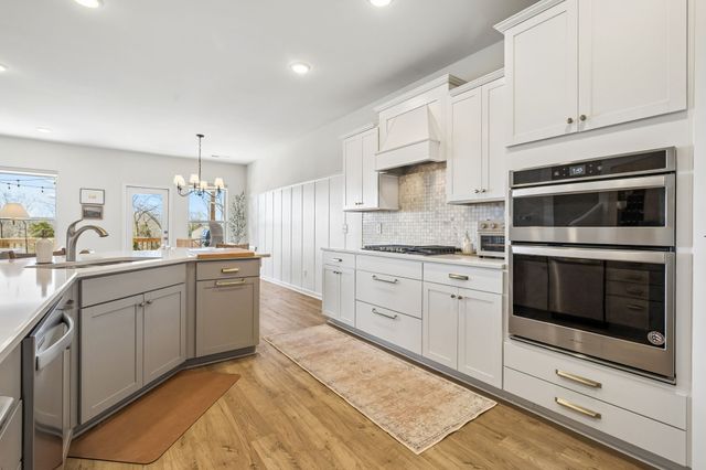 120 Macy Dr, Hendersonville, TN 37075