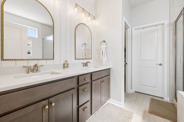 120 Macy Dr, Hendersonville, TN 37075