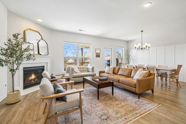 120 Macy Dr, Hendersonville, TN 37075