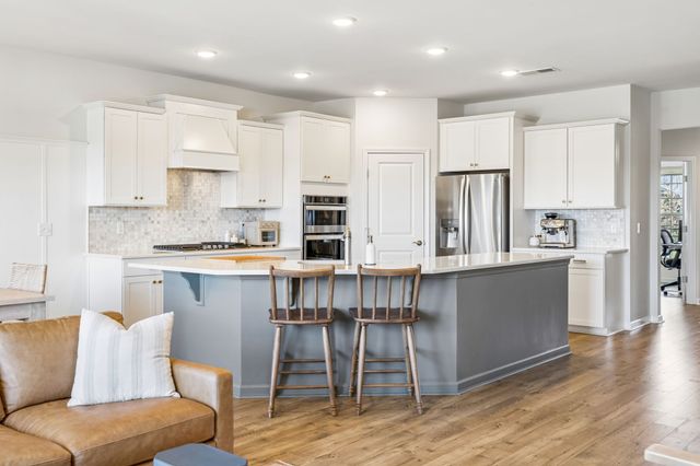 120 Macy Dr, Hendersonville, TN 37075