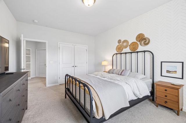 120 Macy Dr, Hendersonville, TN 37075