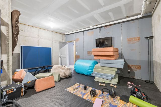 120 Macy Dr, Hendersonville, TN 37075