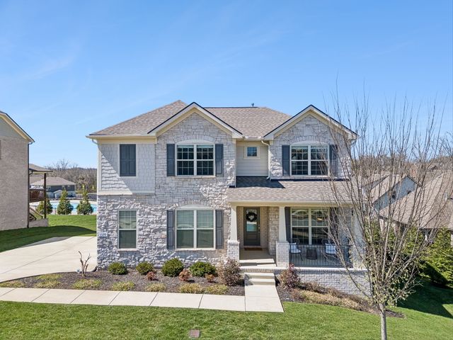 120 Macy Dr, Hendersonville, TN 37075