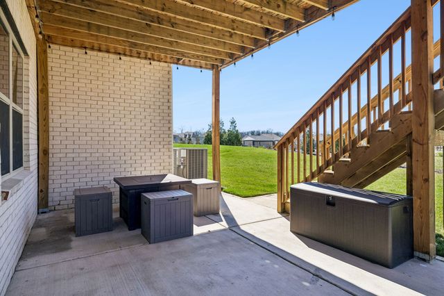 120 Macy Dr, Hendersonville, TN 37075