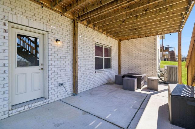 120 Macy Dr, Hendersonville, TN 37075