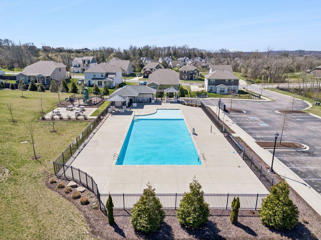 120 Macy Dr, Hendersonville, TN 37075