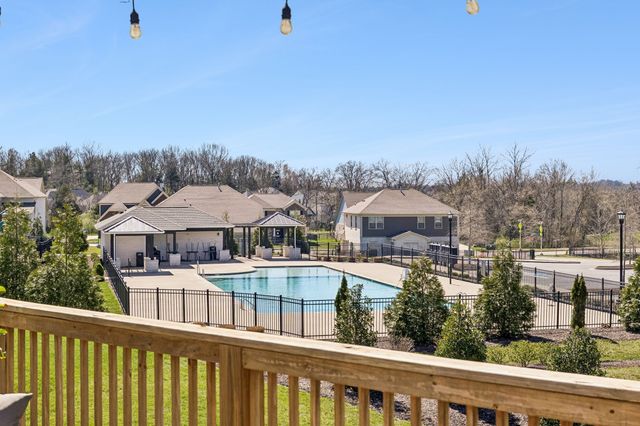 120 Macy Dr, Hendersonville, TN 37075