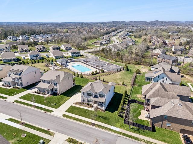 120 Macy Dr, Hendersonville, TN 37075