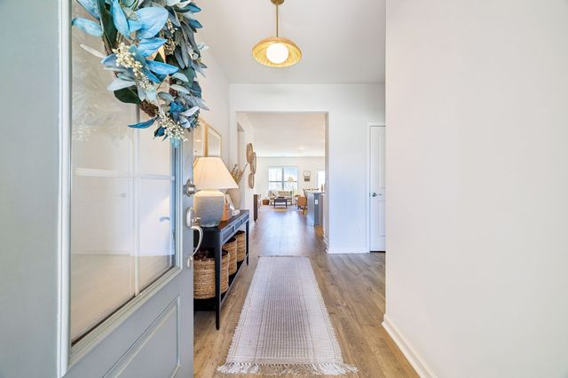 120 Macy Dr, Hendersonville, TN 37075