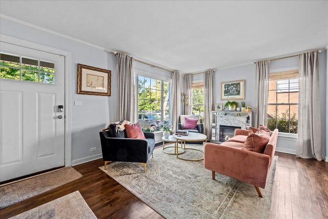 1425 Brophy Avenue, Park Ridge, IL 60068