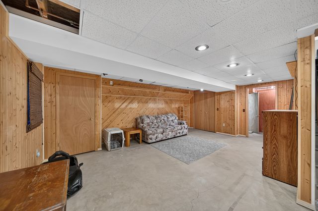 251 Winslow Way, Lake In The Hills, IL 60156