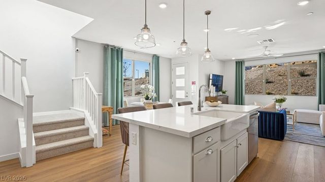 1533 Song Lark Lane, Las Vegas, NV 89138