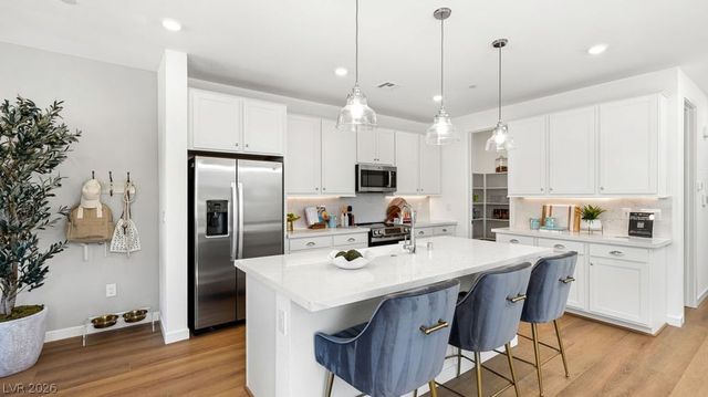 1533 Song Lark Lane, Las Vegas, NV 89138
