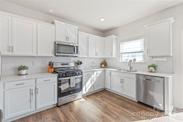 9233 Mackinaw Drive, Gastonia, NC 28056