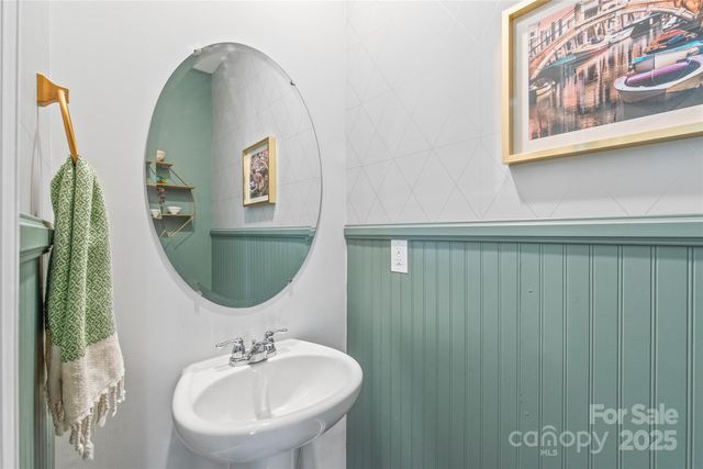 9233 Mackinaw Drive, Gastonia, NC 28056