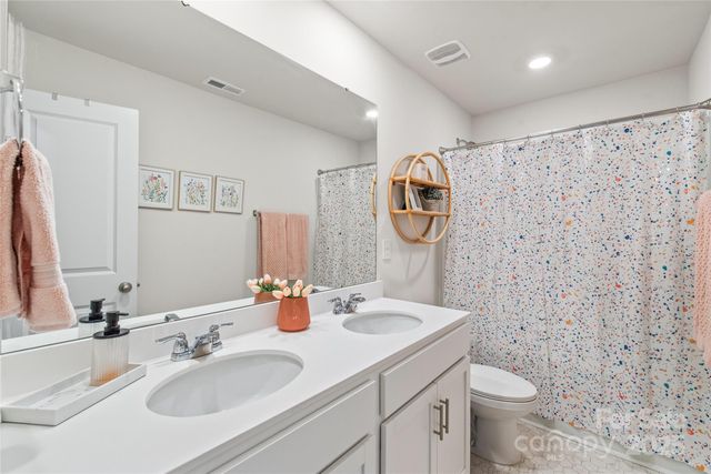 9233 Mackinaw Drive, Gastonia, NC 28056